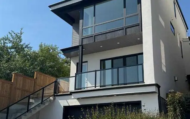 710 Bridge Crescent NE, Bridgeland/Riverside — House for sale