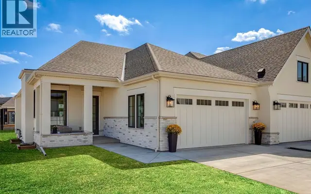 15 Normandy Lane SW, Currie Barracks — Duplex / Semi for sale