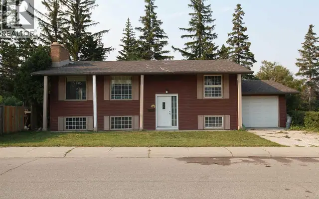 904 73 Avenue SW, Kelvin Grove — House for sale