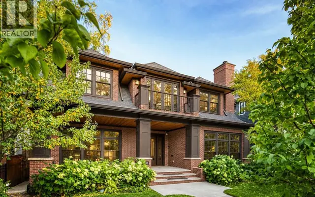 A home for sale in Roxboro, Calgary