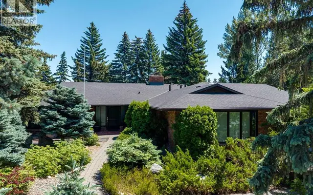 88 Massey Place SW, Mayfair — House for sale
