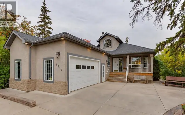 8816 48 Avenue, Bowness — House for sale