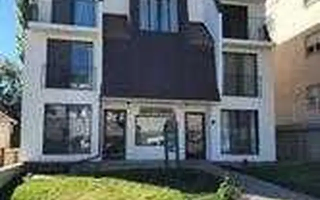 423 3 Avenue NE, Crescent Heights — Multi-Family for sale