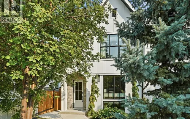 736 35 Street NW, Parkdale — Duplex / Semi for sale
