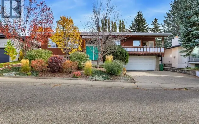 76 Clarendon Road NW, Collingwood — House for sale