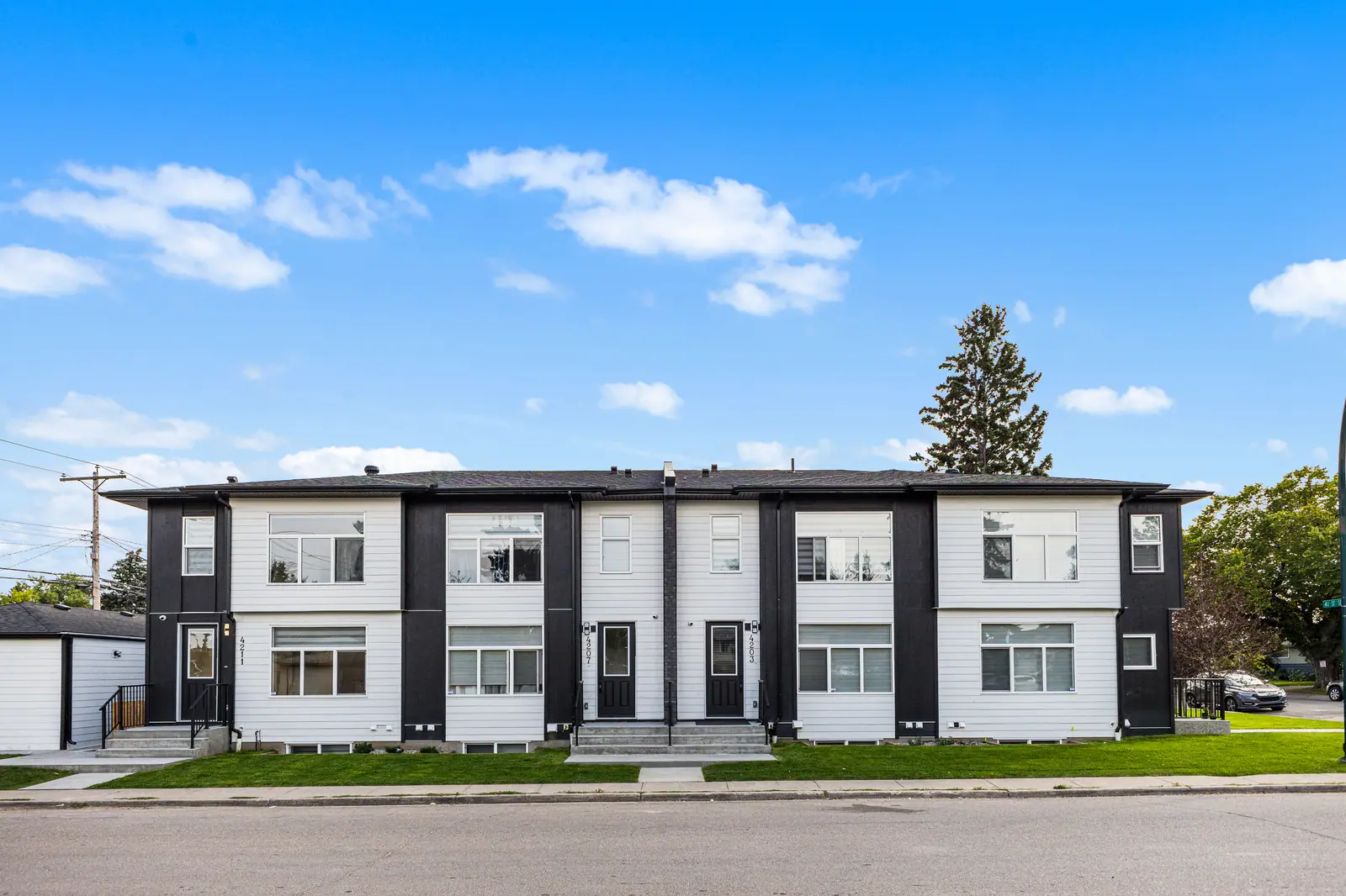 2402 41 Street SE, Forest Lawn